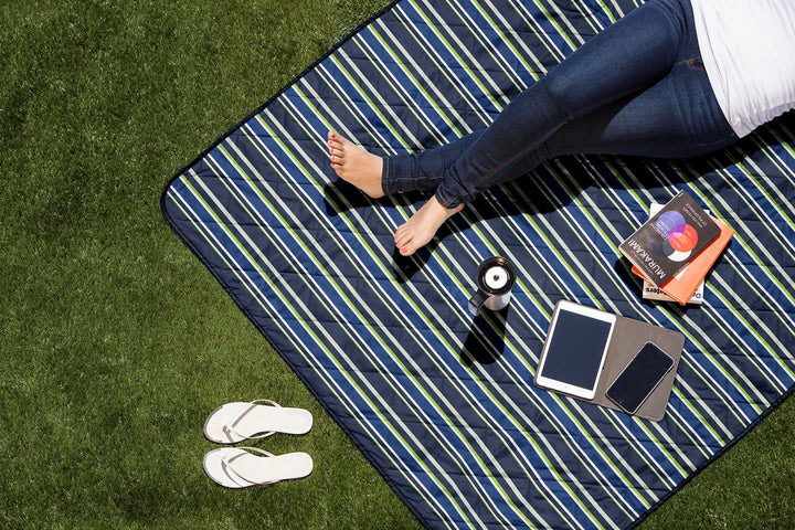 Picnic Time Vista Outdoor Picnic Blanket & Tote