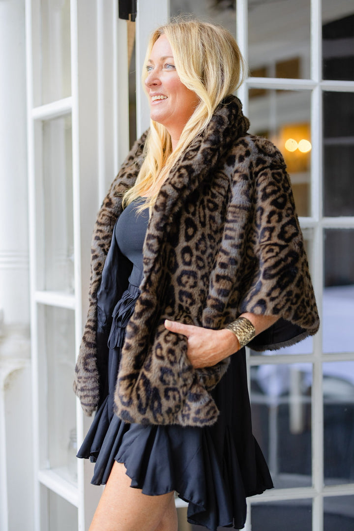Pretty Rugged Gear Collins Capelet