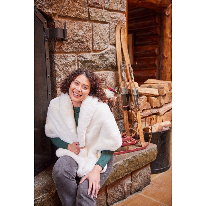 Pretty Rugged Gear Collins Capelet