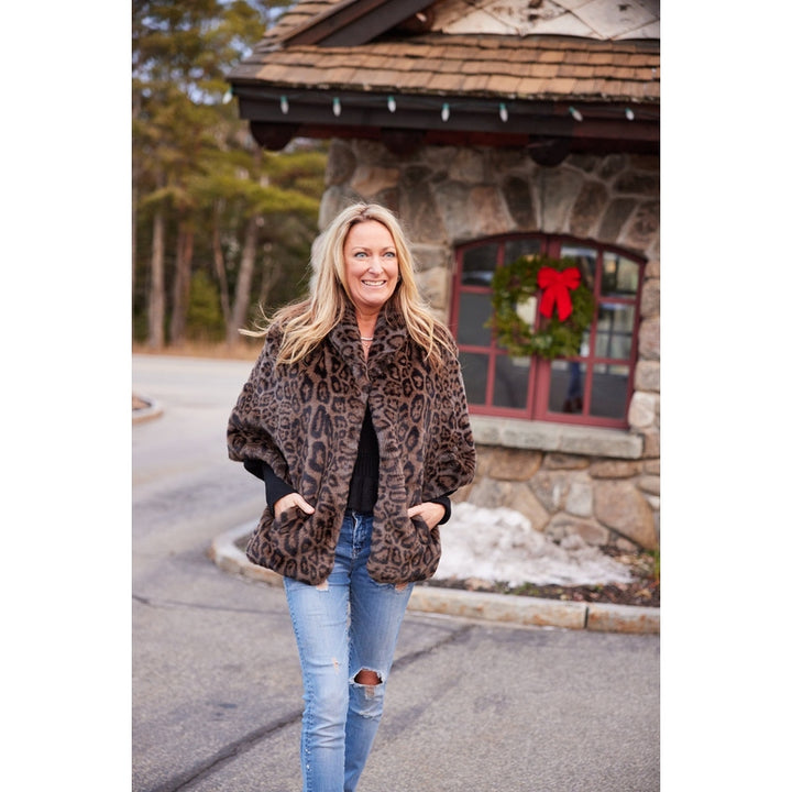 Pretty Rugged Gear Collins Capelet