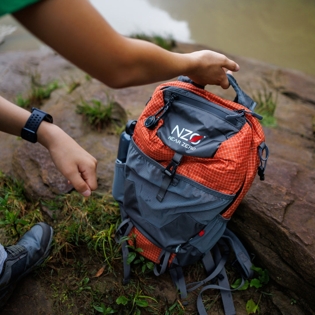 Near Zero Outdoor Gear Little Dean - 20L Hiking Backpack