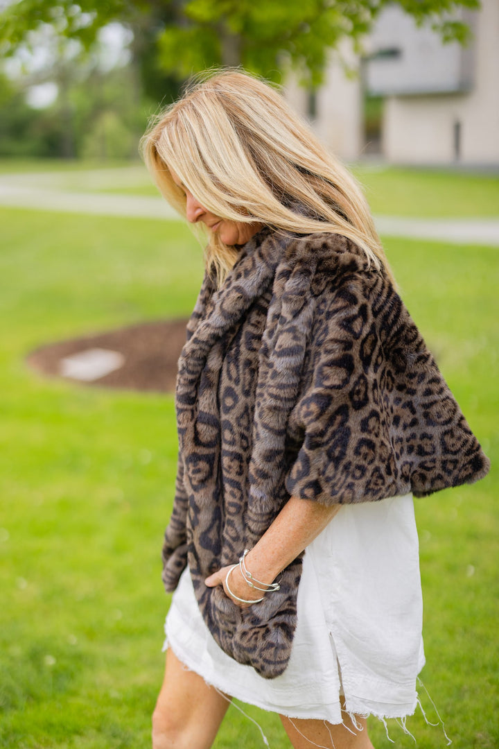 Pretty Rugged Gear Collins Capelet