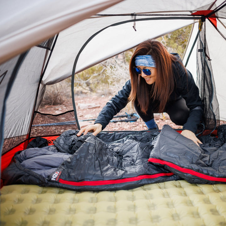 Near Zero Outdoor Gear Peralta 25℉ Synthetic Sleeping Bag