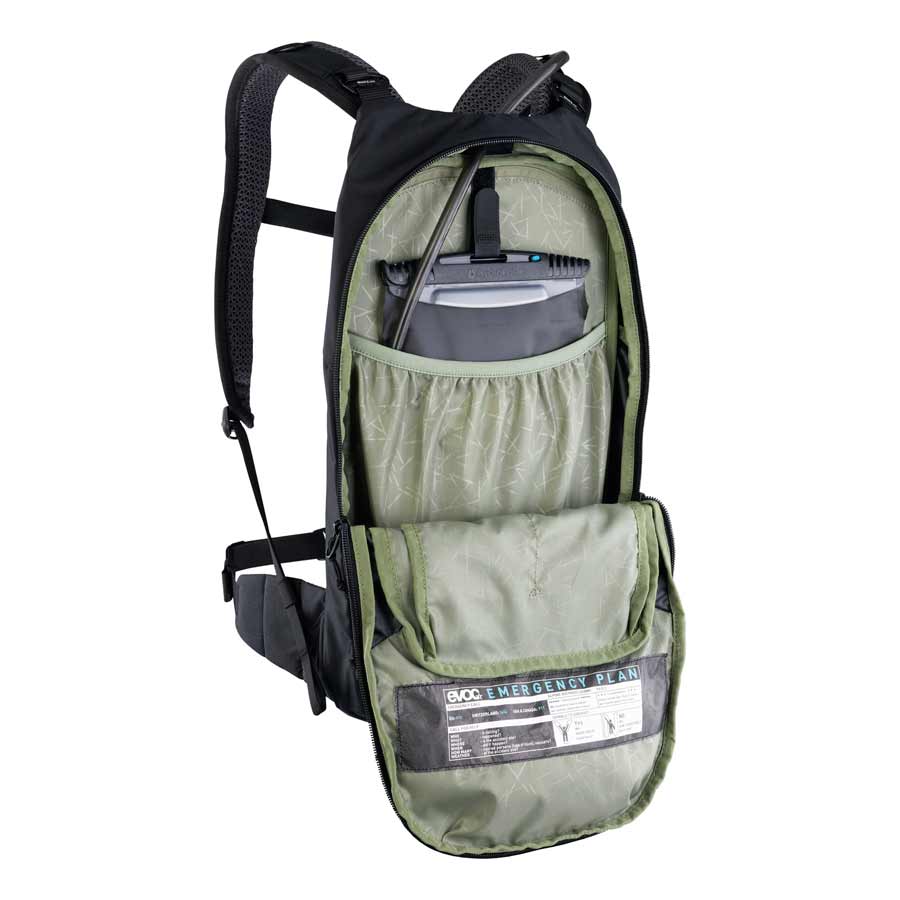 EVOC Stage 6 backpack + 2L Bladder