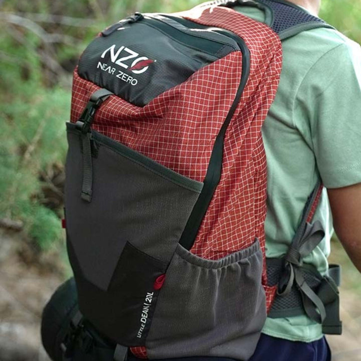 Near Zero Outdoor Gear Little Dean - 20L Hiking Backpack