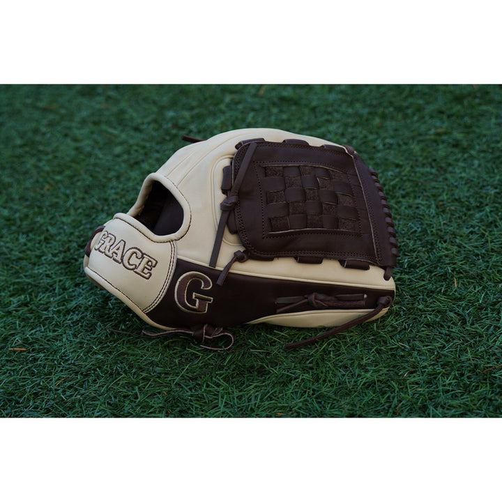 12.50" Outfield Closed Web Grace Glove - Professional Softball Glove