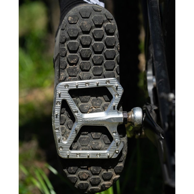 Wolf Tooth Components Ripsaw Aluminum Pedals