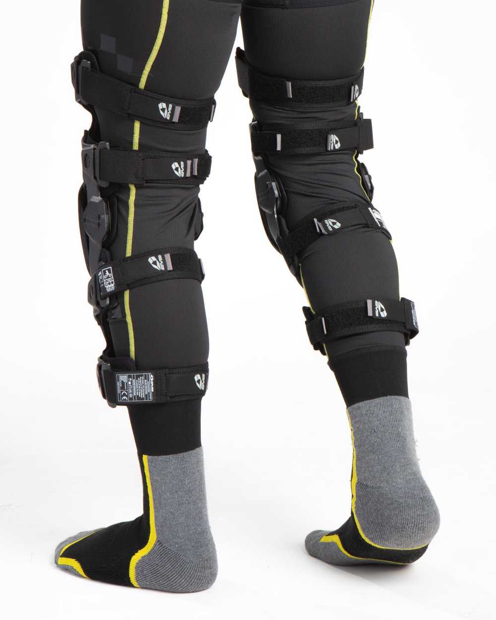 Web Eclipse Knee Brace for Protection and Comfort