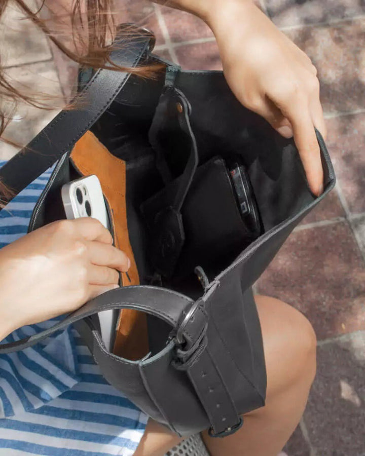 Ellington Leather Hobo w/ Zippered Pouch