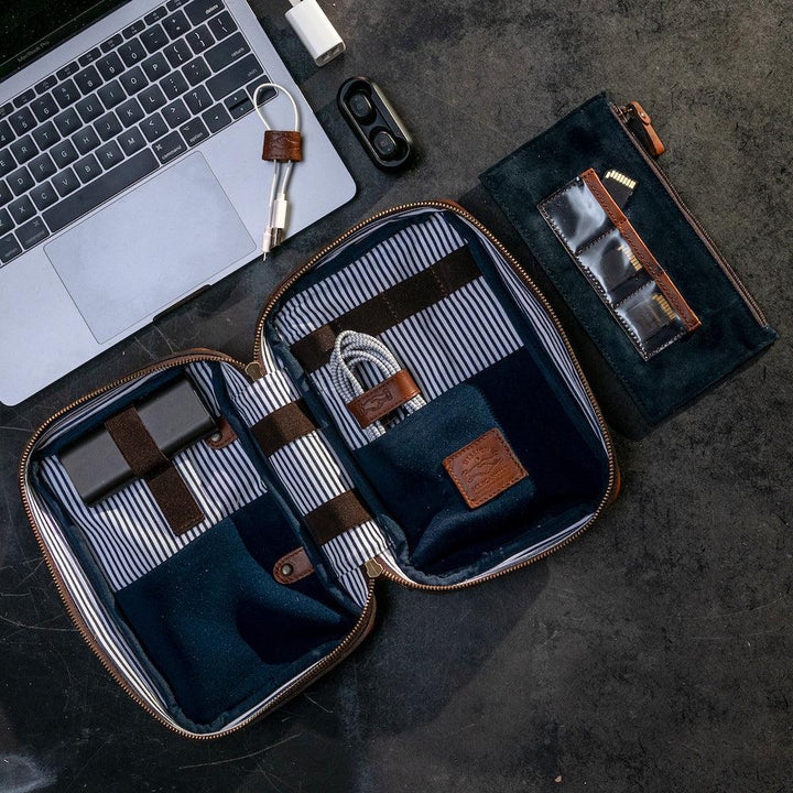 Heritage Leather "Doc" Electronics Organizer / Toiletry Kit