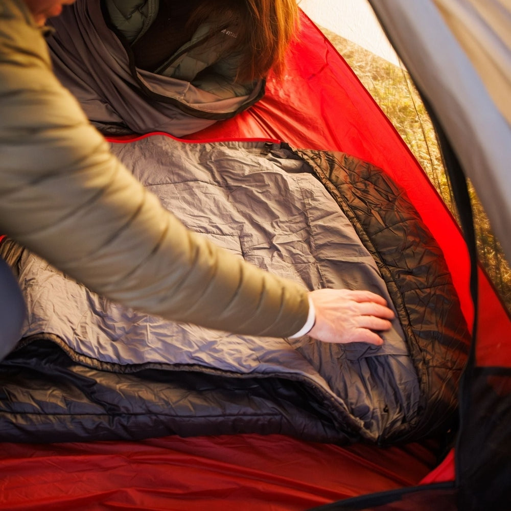 Near Zero Outdoor Gear Peralta 25℉ Synthetic Sleeping Bag