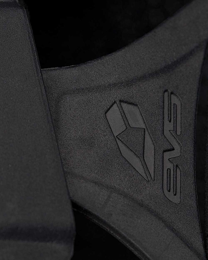 Knee Protection Axis Sport Brace - Optimal Comfort & Flexibility