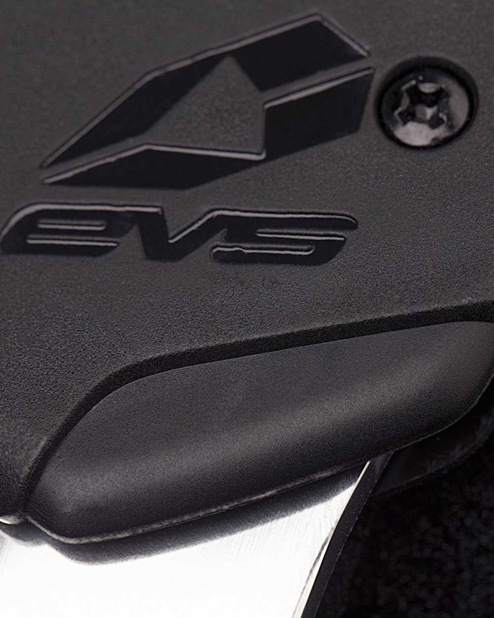 Knee Protection Axis Sport Brace - Optimal Comfort & Flexibility