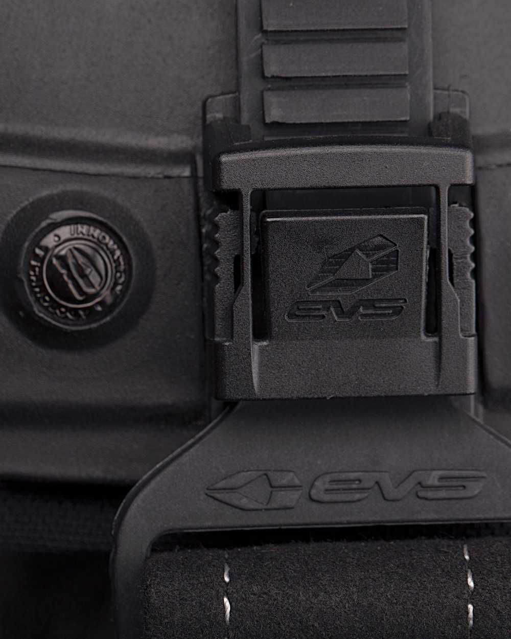 RS9 Knee Brace for Comfort and Protection