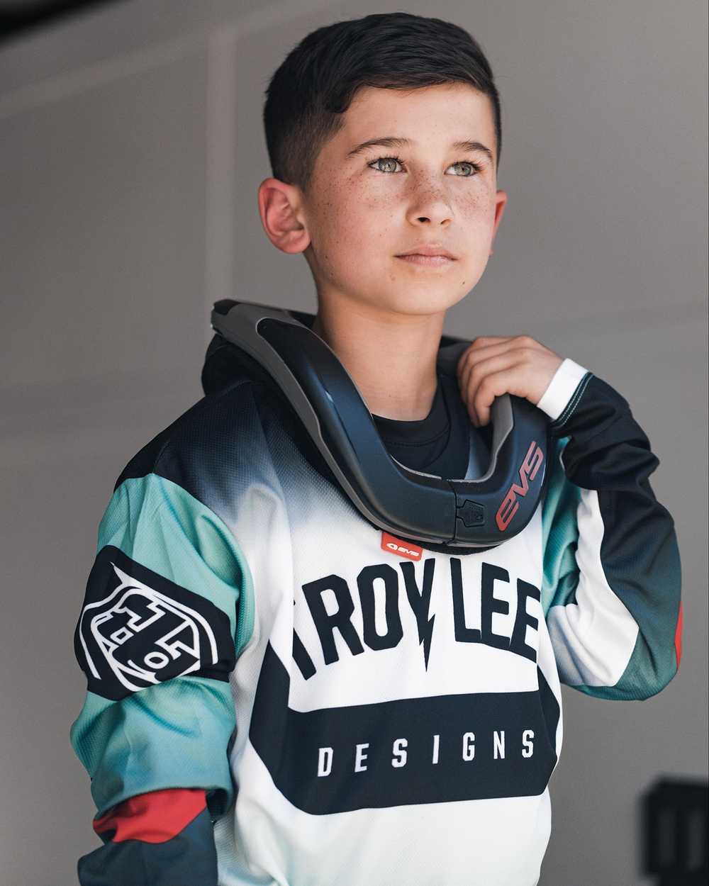 R4 Race Collar Youth - Lightweight Neck Protection