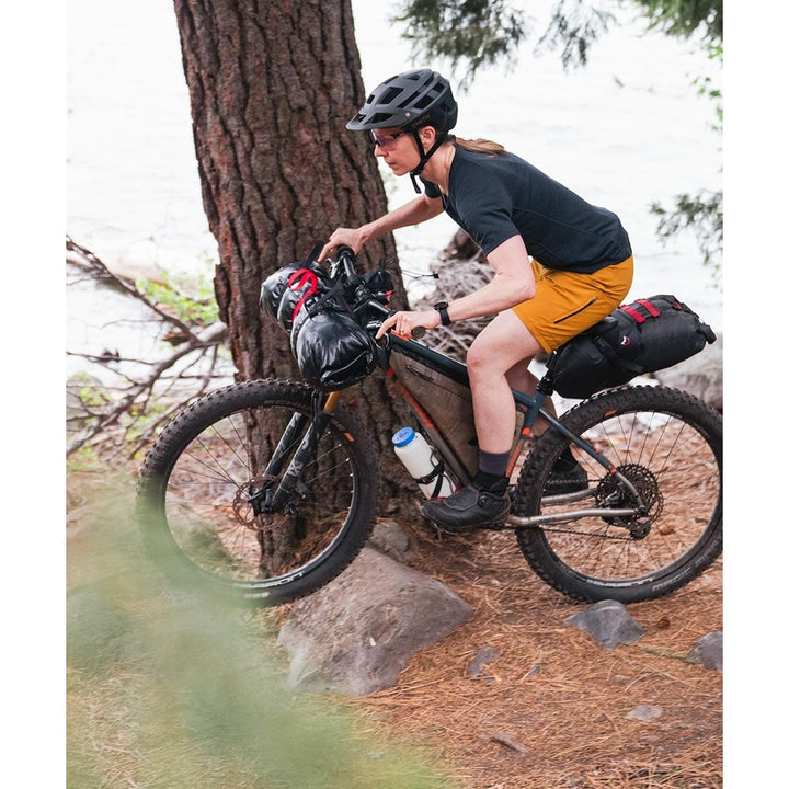 Showers Pass Women's Gravel 8" Shorts