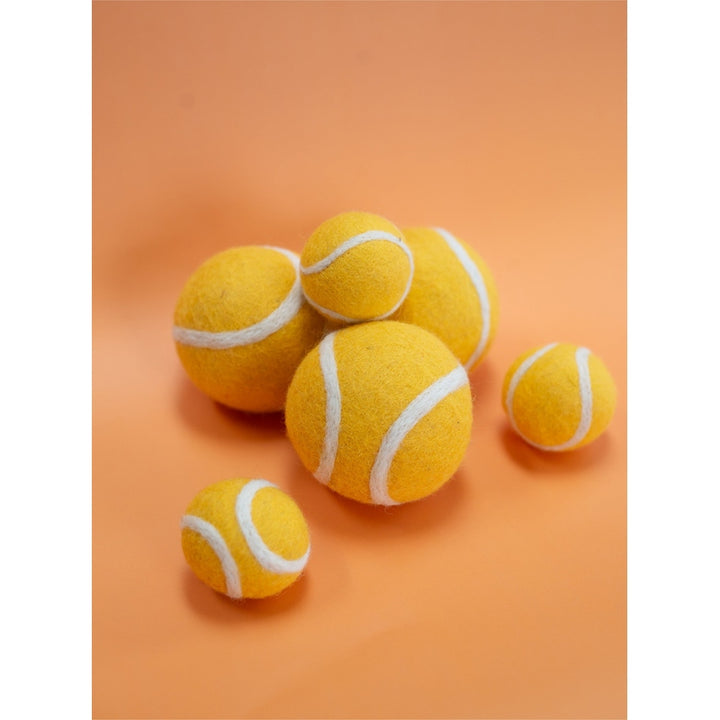 KITTY TENNIS BALL