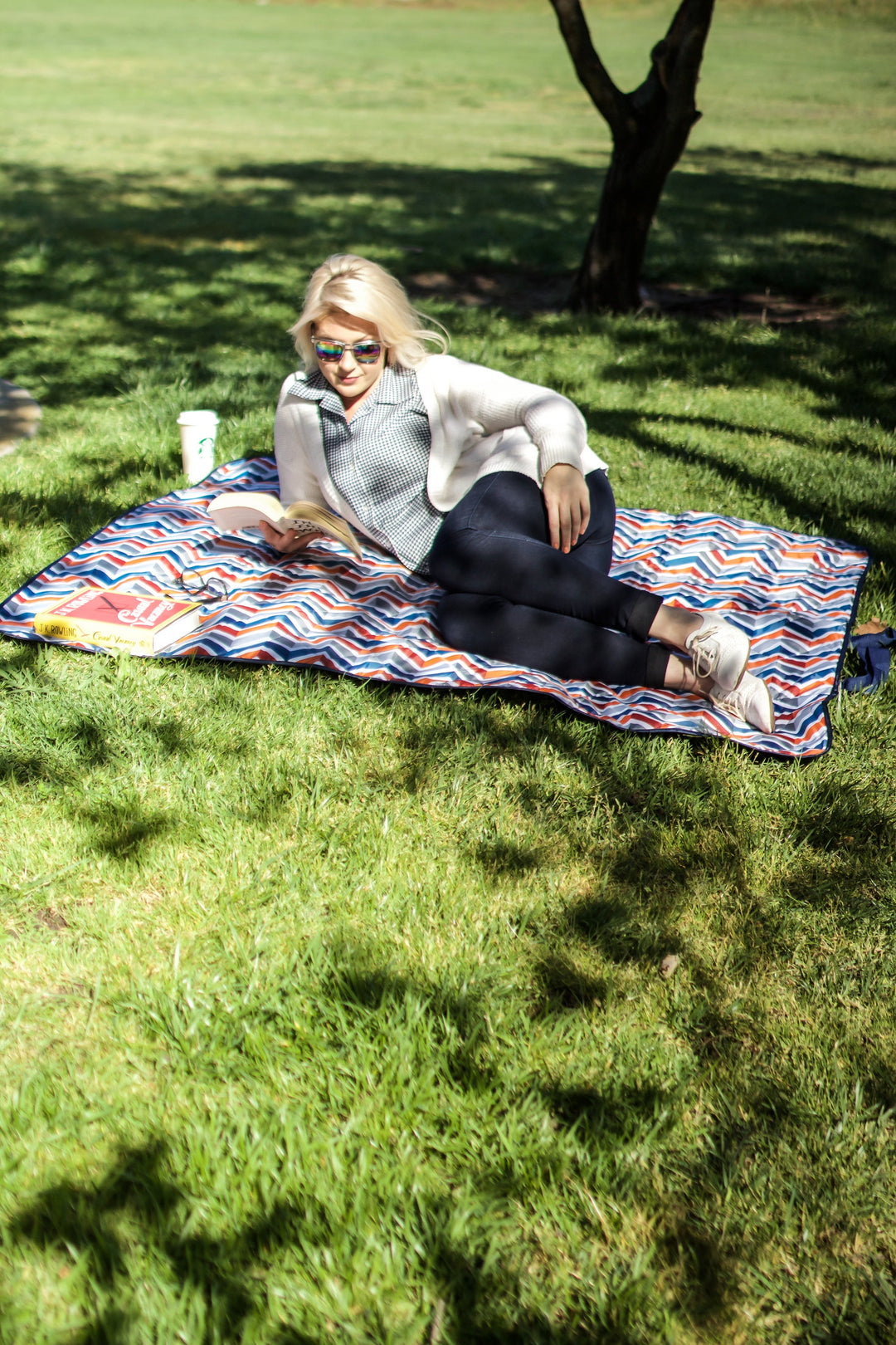 Picnic Time Vista Outdoor Picnic Blanket & Tote