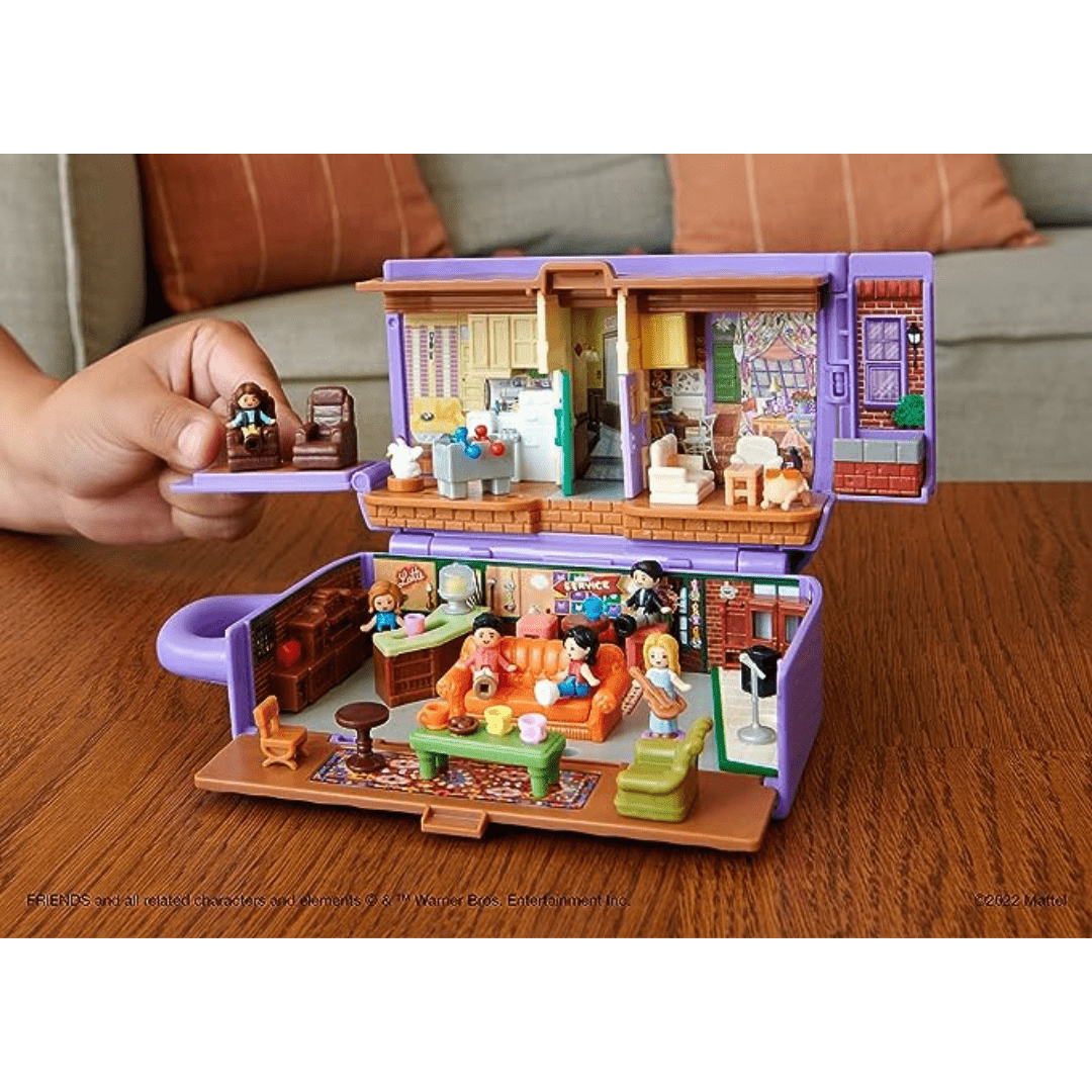 Polly Pocket Playset: Friends Compact With 6 Dolls and 9 Accessories