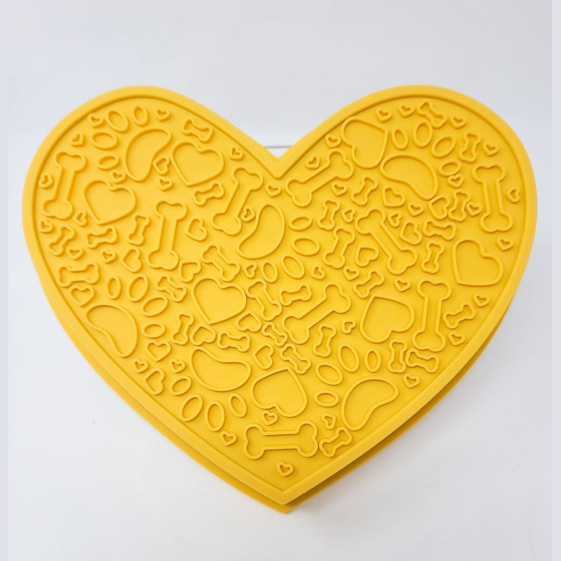 Love SlowMo slow feeder and lick mat