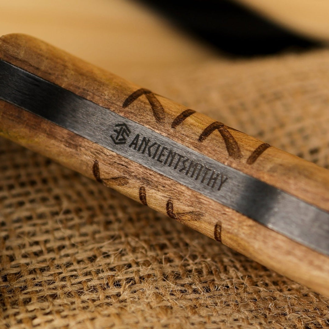 AncientSmithy Tactical tomahawk "Sakari" with tribal engraving